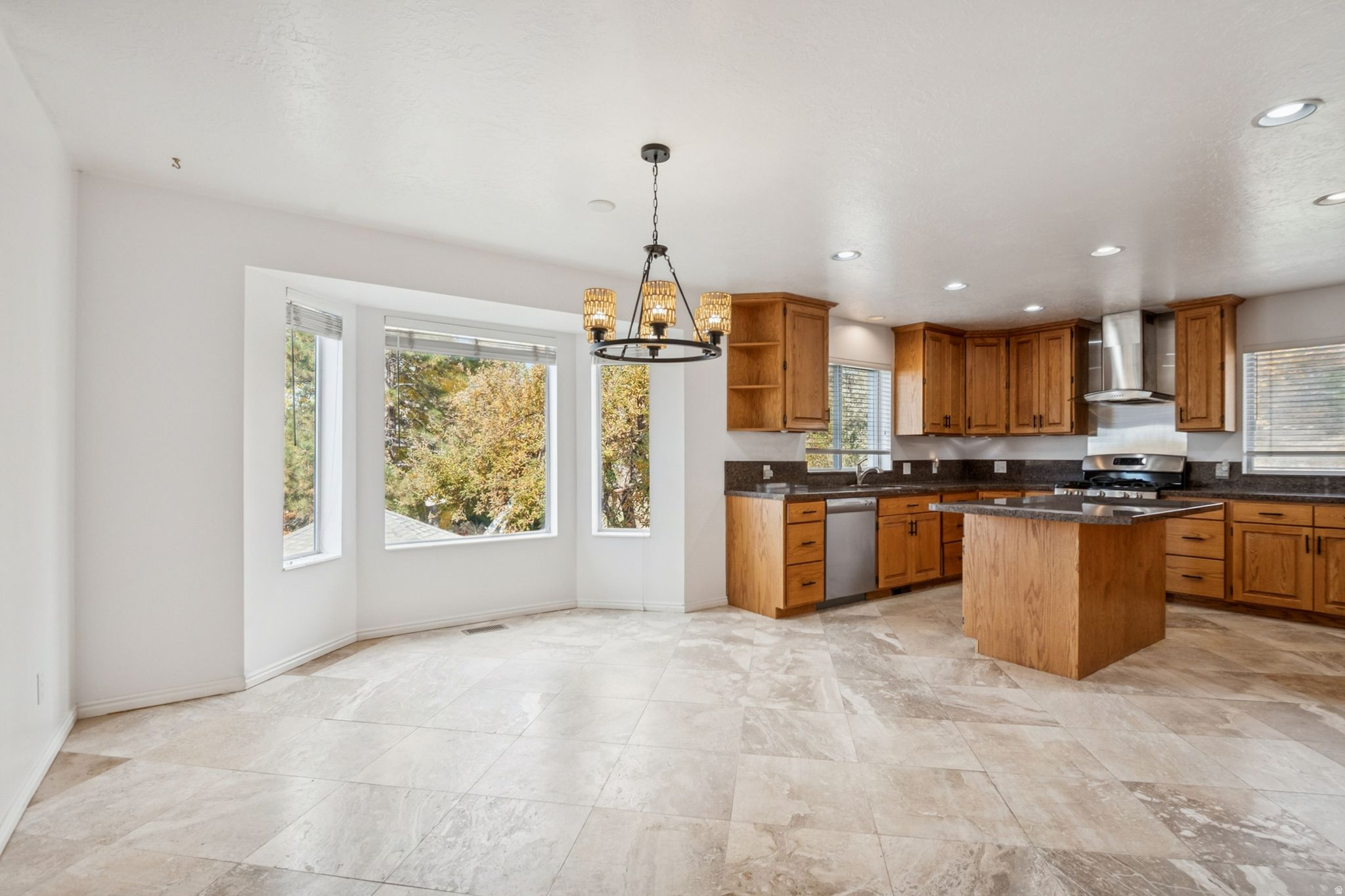 MAJESTIC CANYONS - Residential