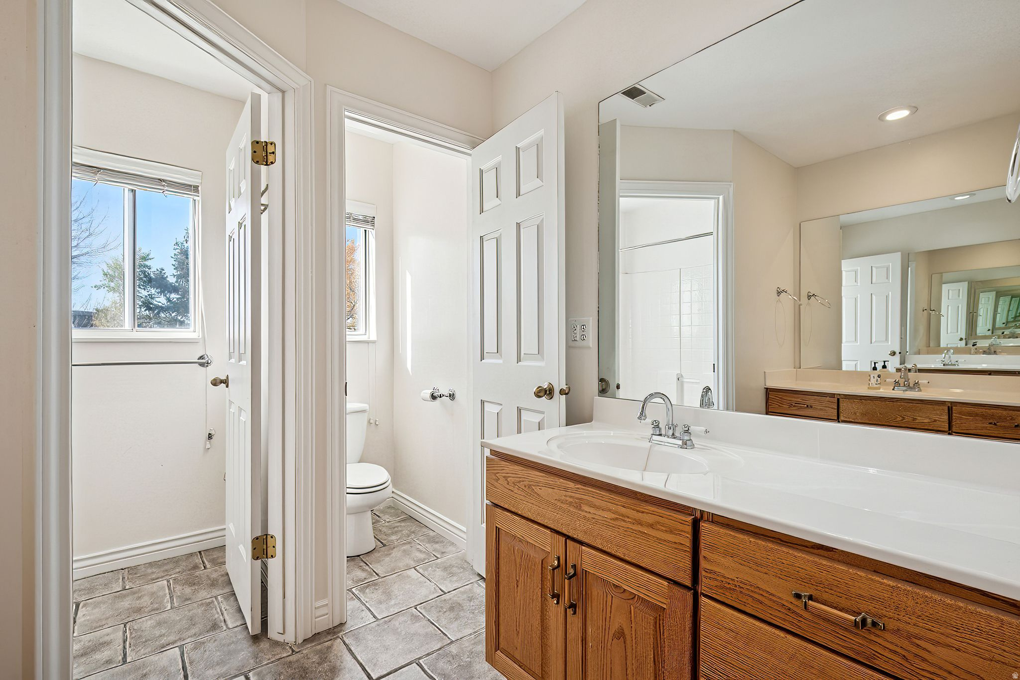 MAJESTIC CANYONS - Residential