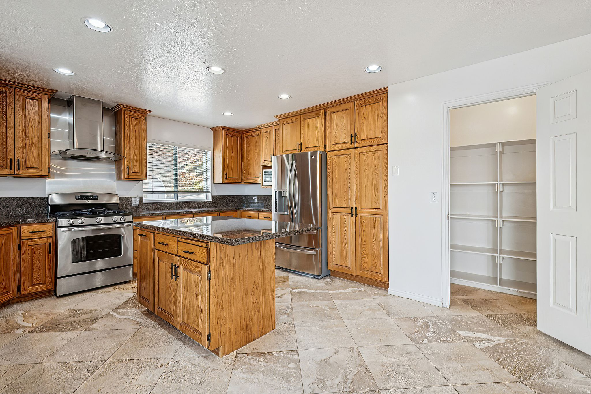 MAJESTIC CANYONS - Residential