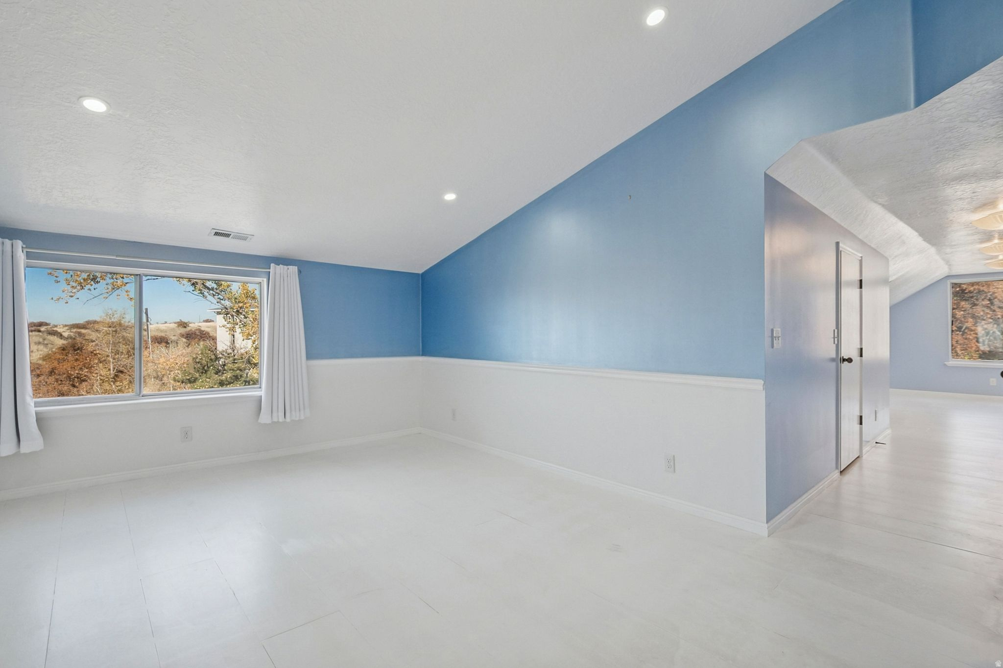 MAJESTIC CANYONS - Residential