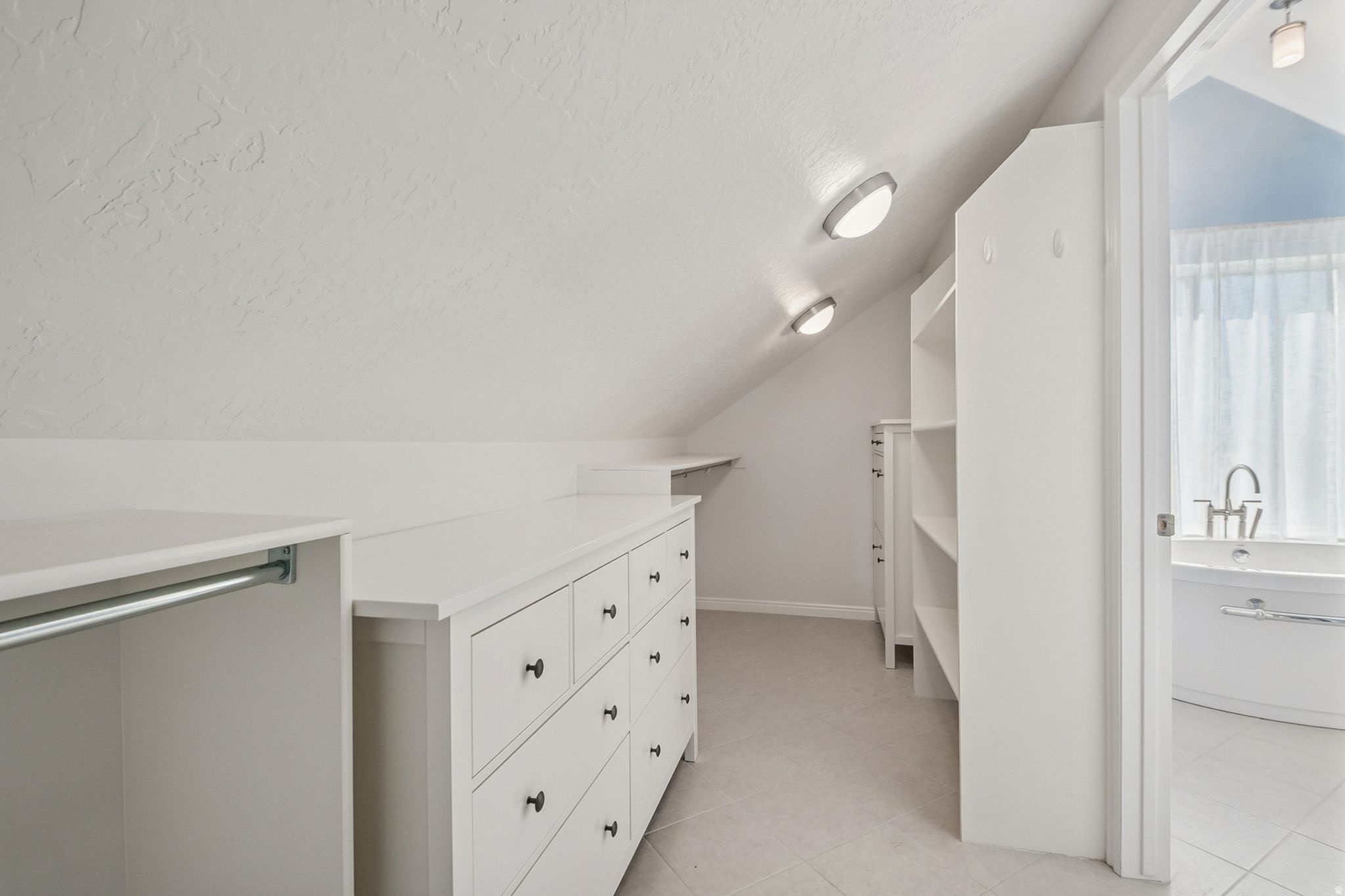 MAJESTIC CANYONS - Residential