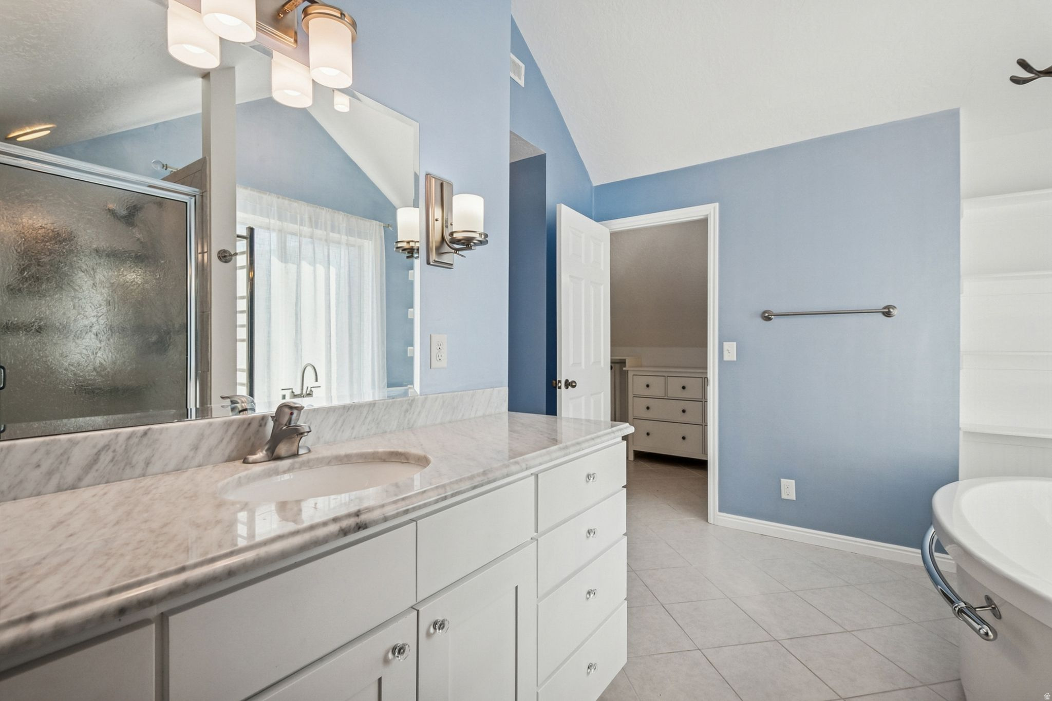 MAJESTIC CANYONS - Residential