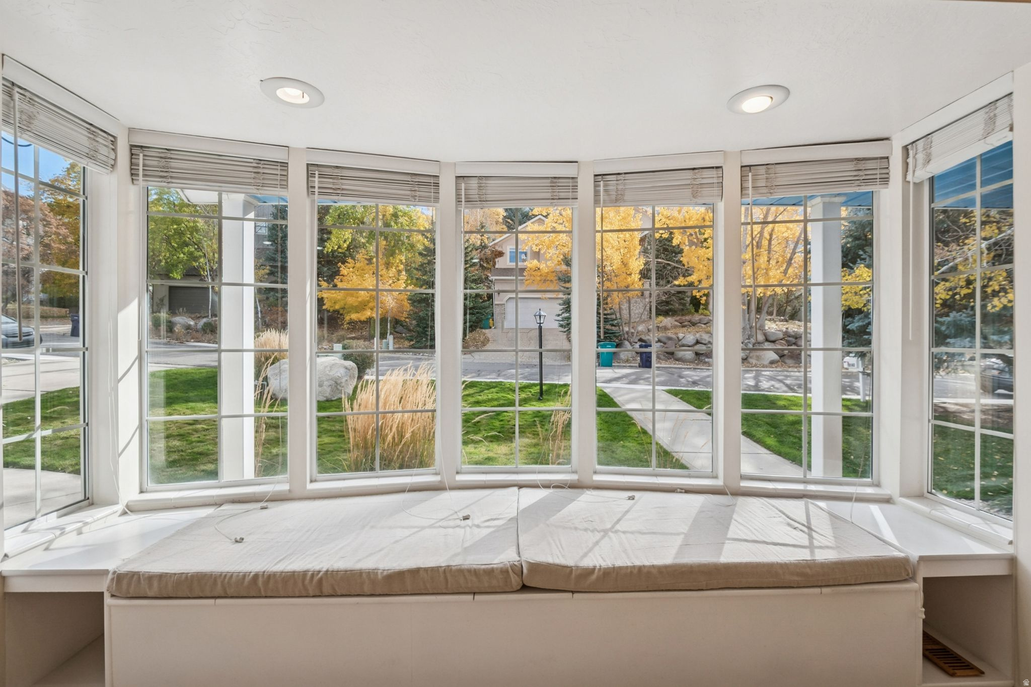 MAJESTIC CANYONS - Residential