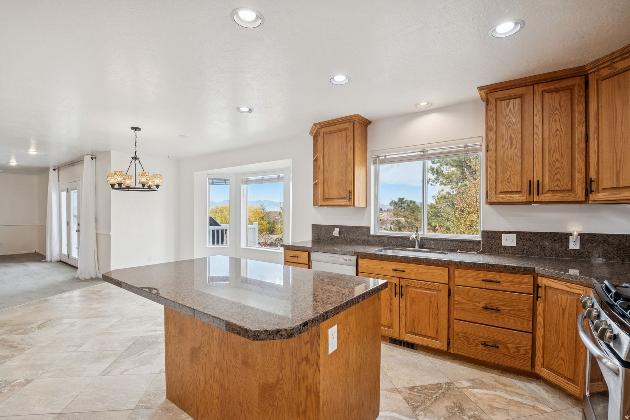 MAJESTIC CANYONS - Residential