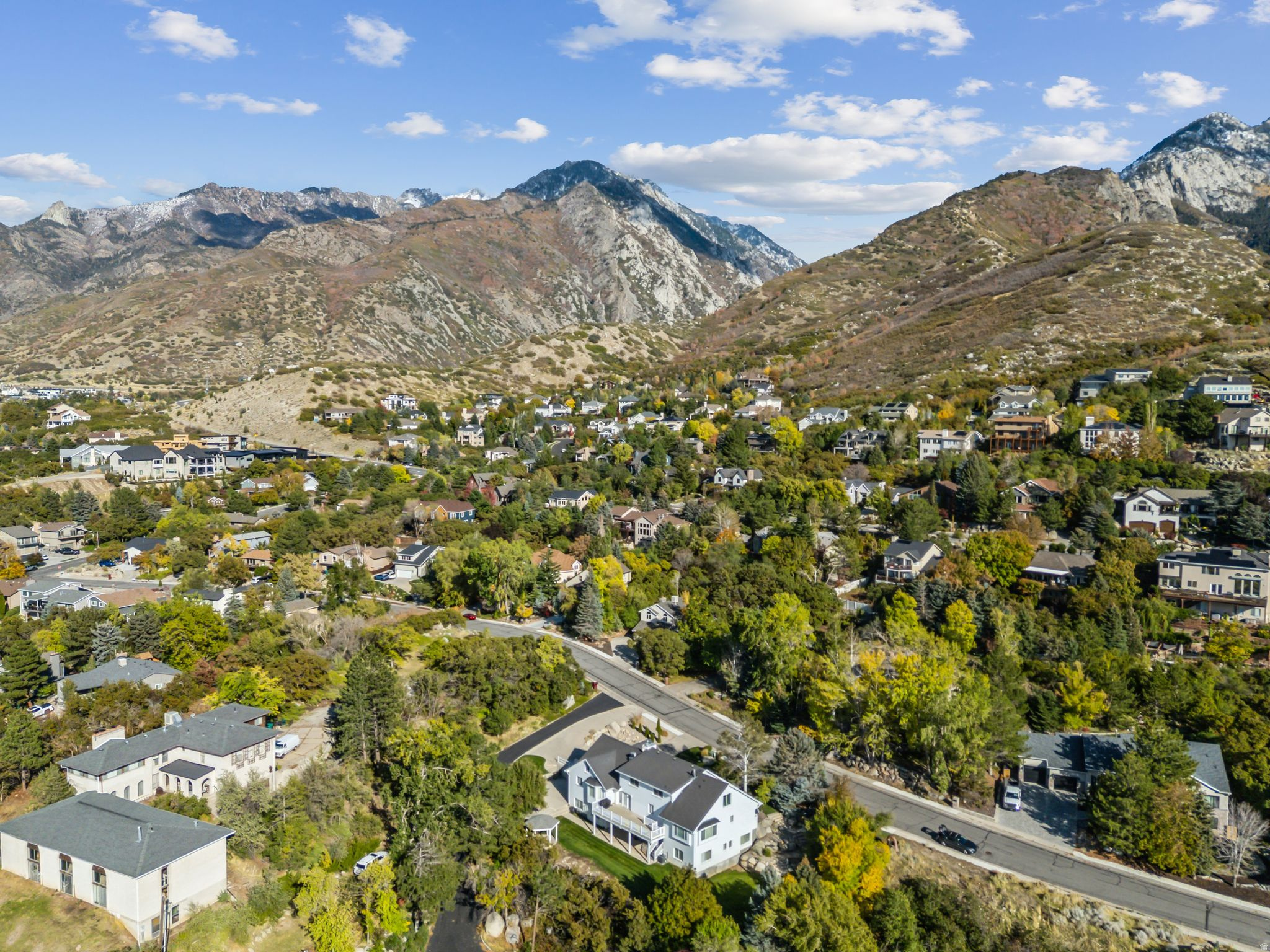 MAJESTIC CANYONS - Residential