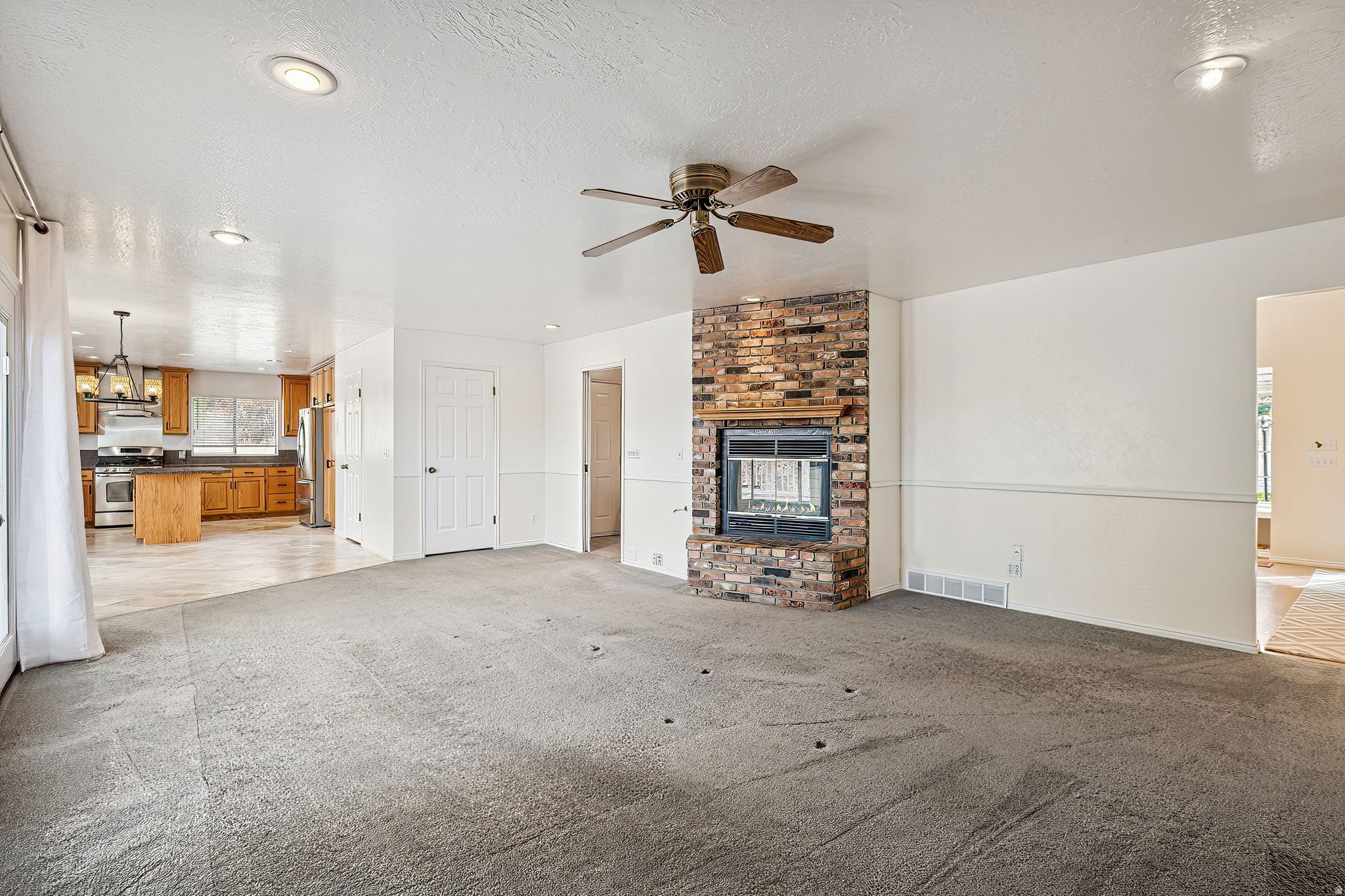 MAJESTIC CANYONS - Residential