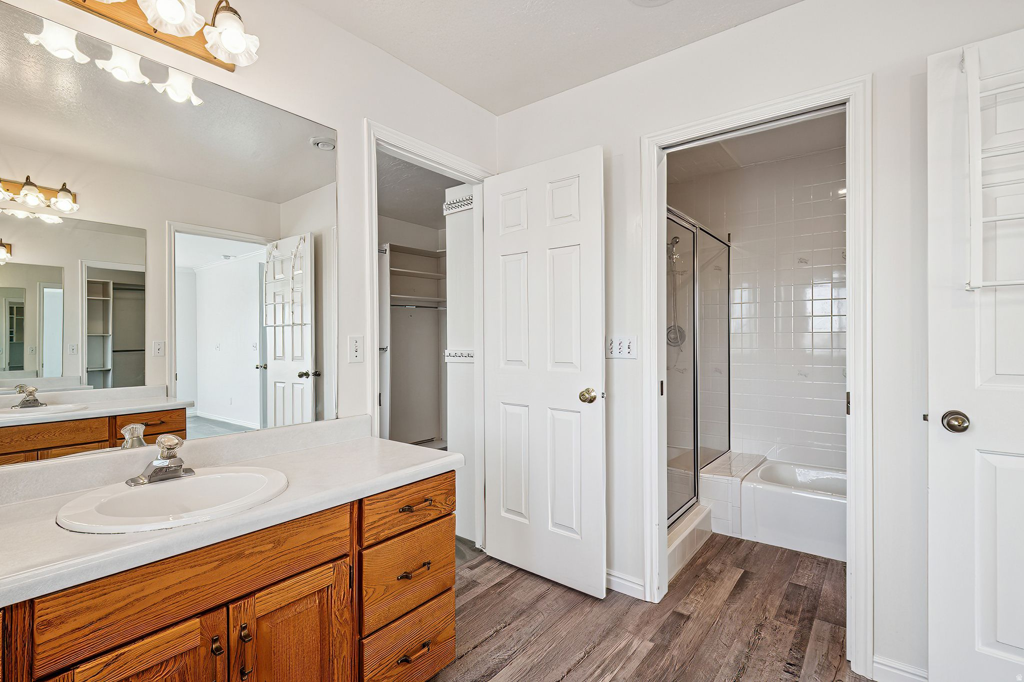 MAJESTIC CANYONS - Residential