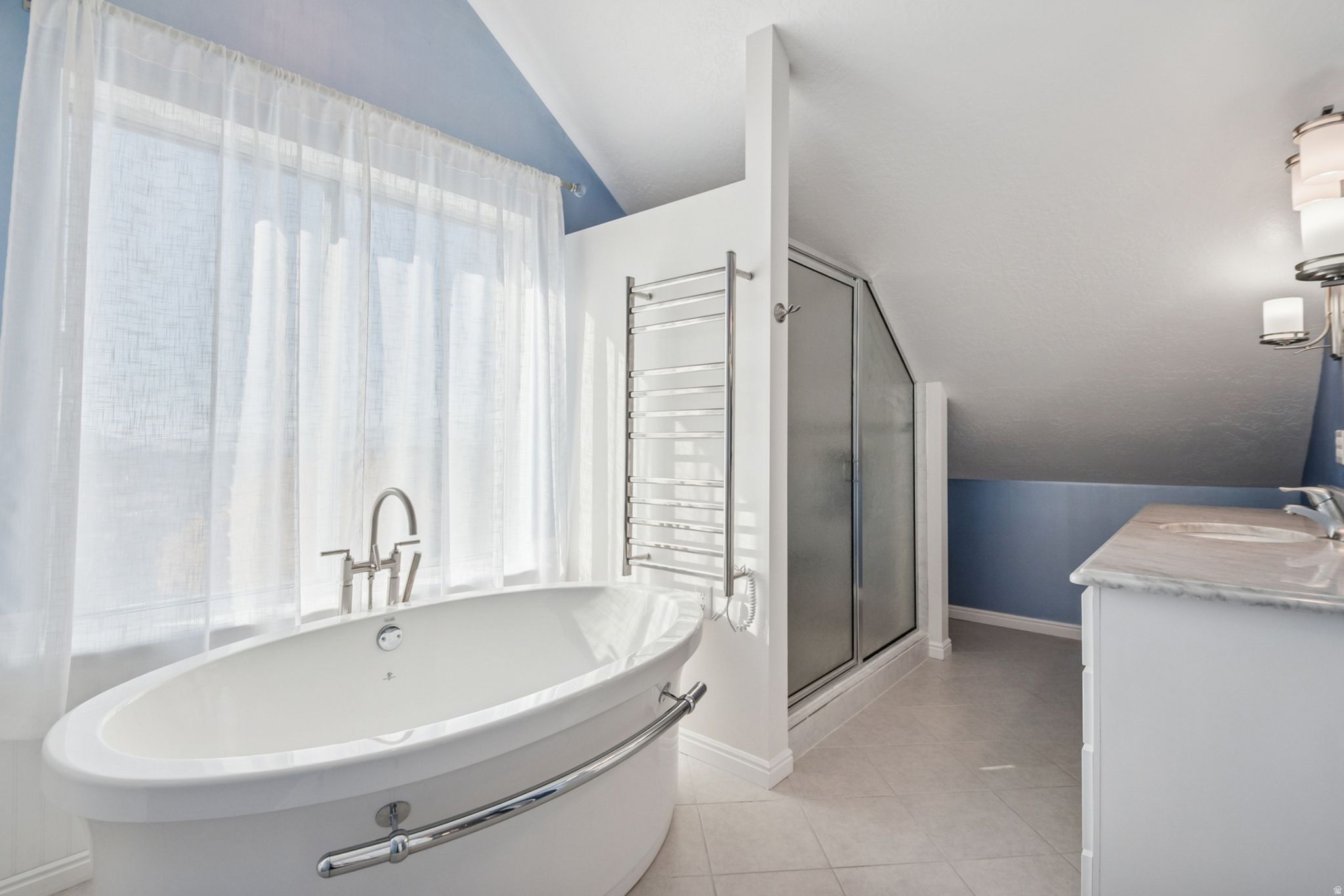 MAJESTIC CANYONS - Residential