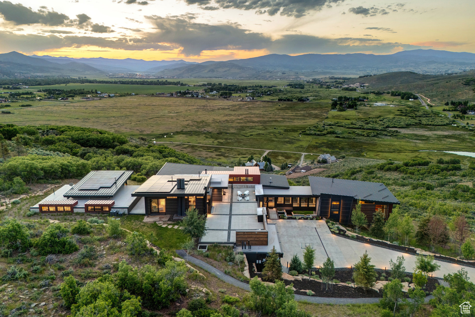 EAGLE POINTE - Residential