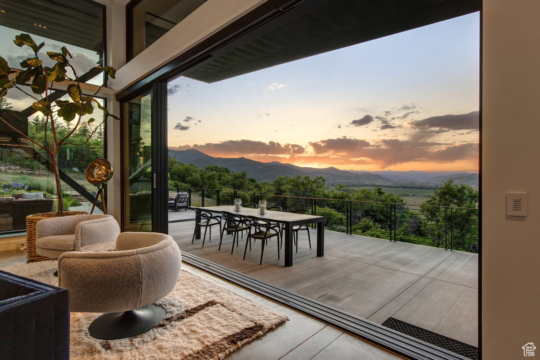 EAGLE POINTE - Residential