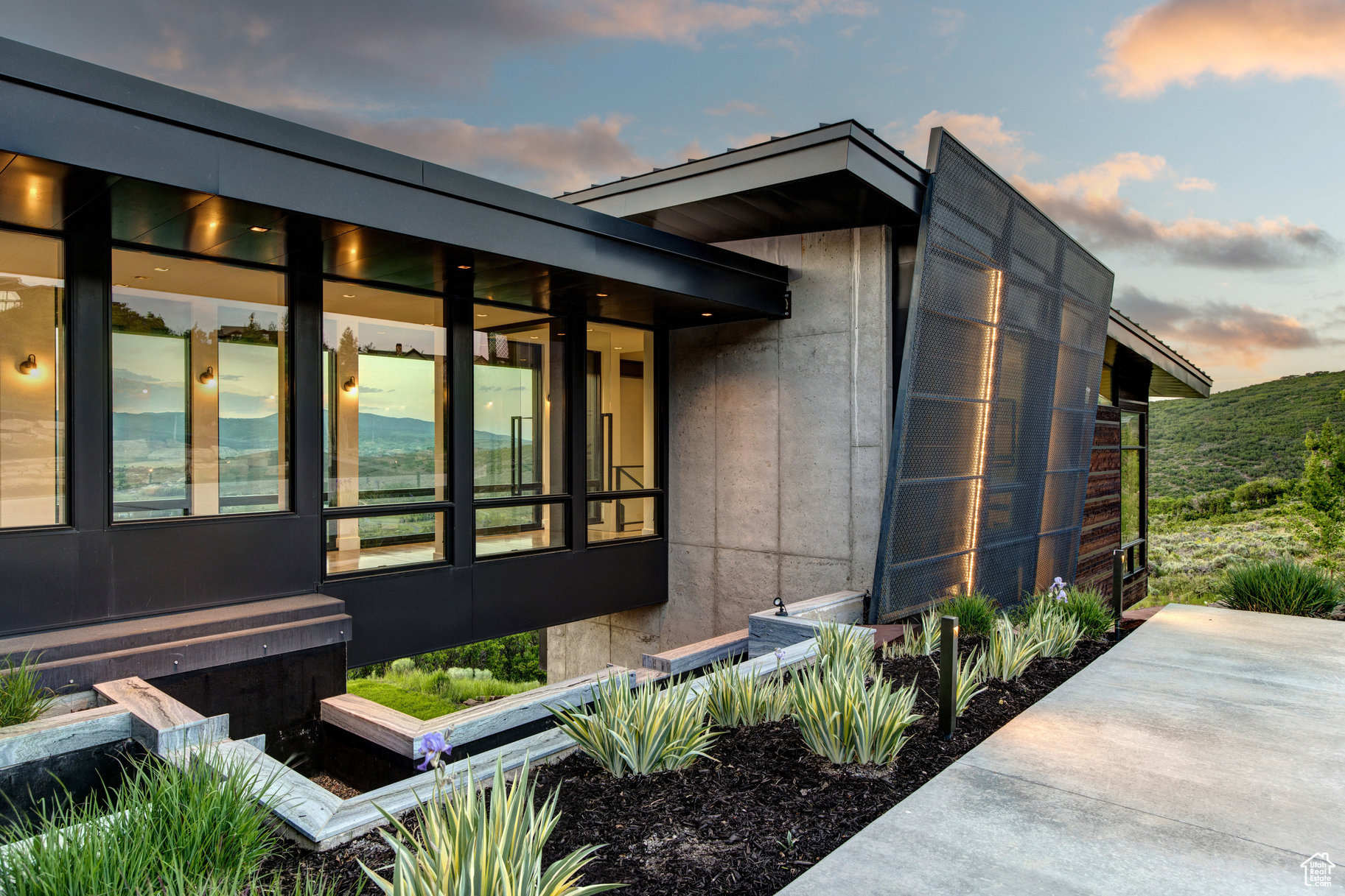 EAGLE POINTE - Residential