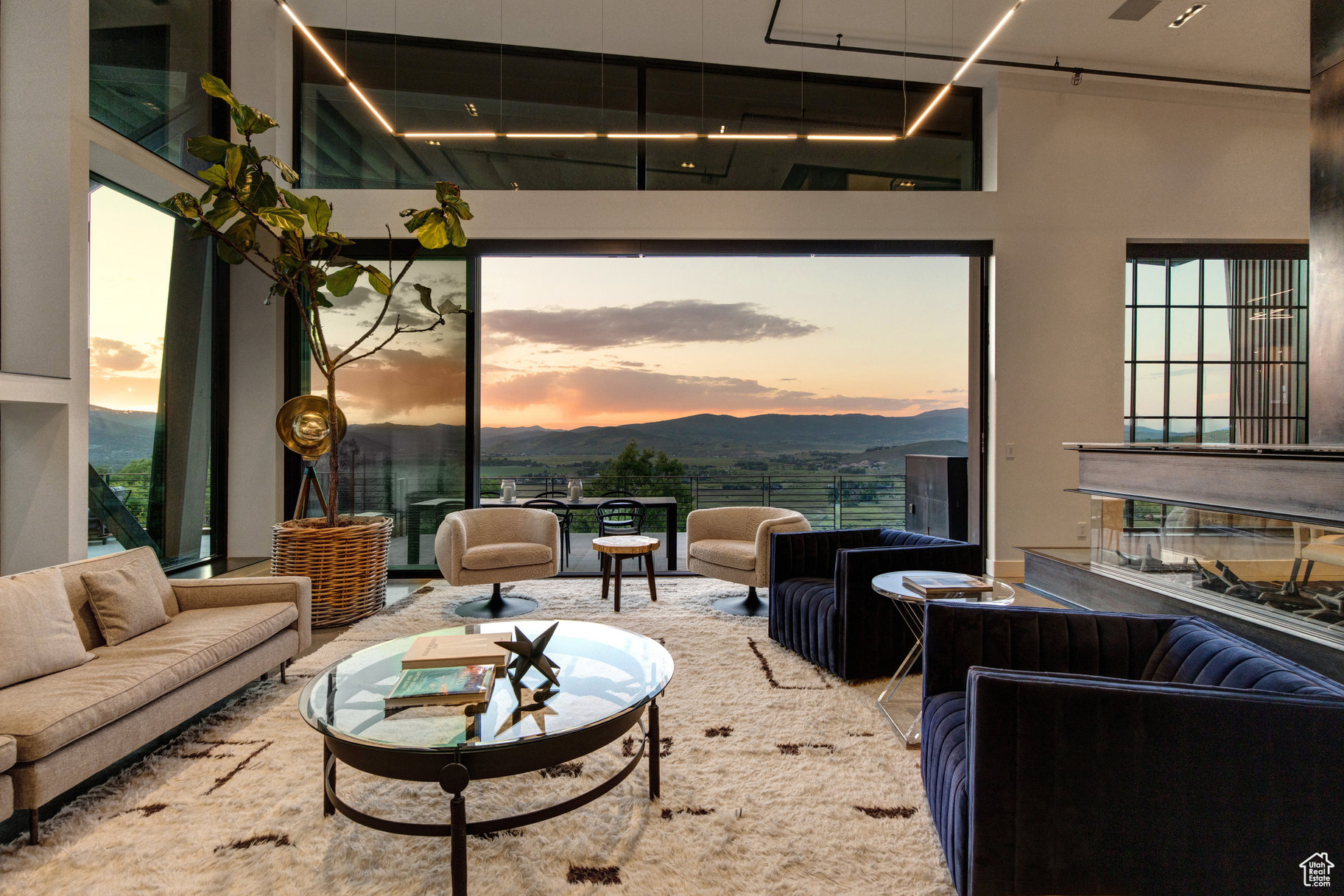 EAGLE POINTE - Residential