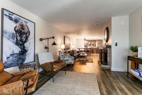 Photo of 2285 SIDEWINDER DR #738, Park City, UT 84060 (MLS # 2125844)