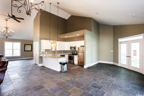 Tiny photo for 863 ZURICH LN, Midway, UT 84049 (MLS # 2146926)