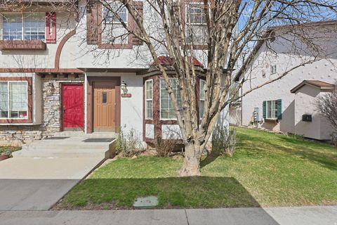 Photo of 863 ZURICH LN, Midway, UT 84049 (MLS # 2146926)