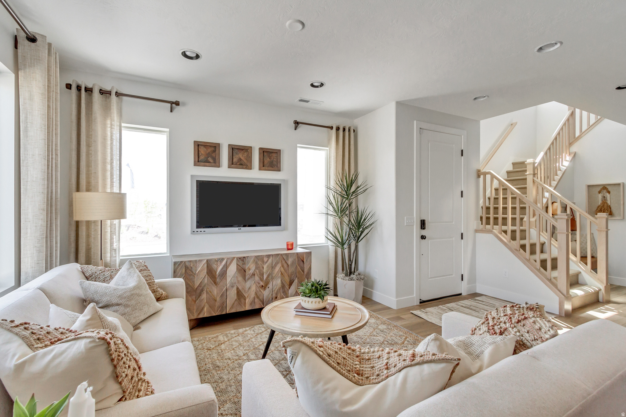 MEADOWBROOK - Residential