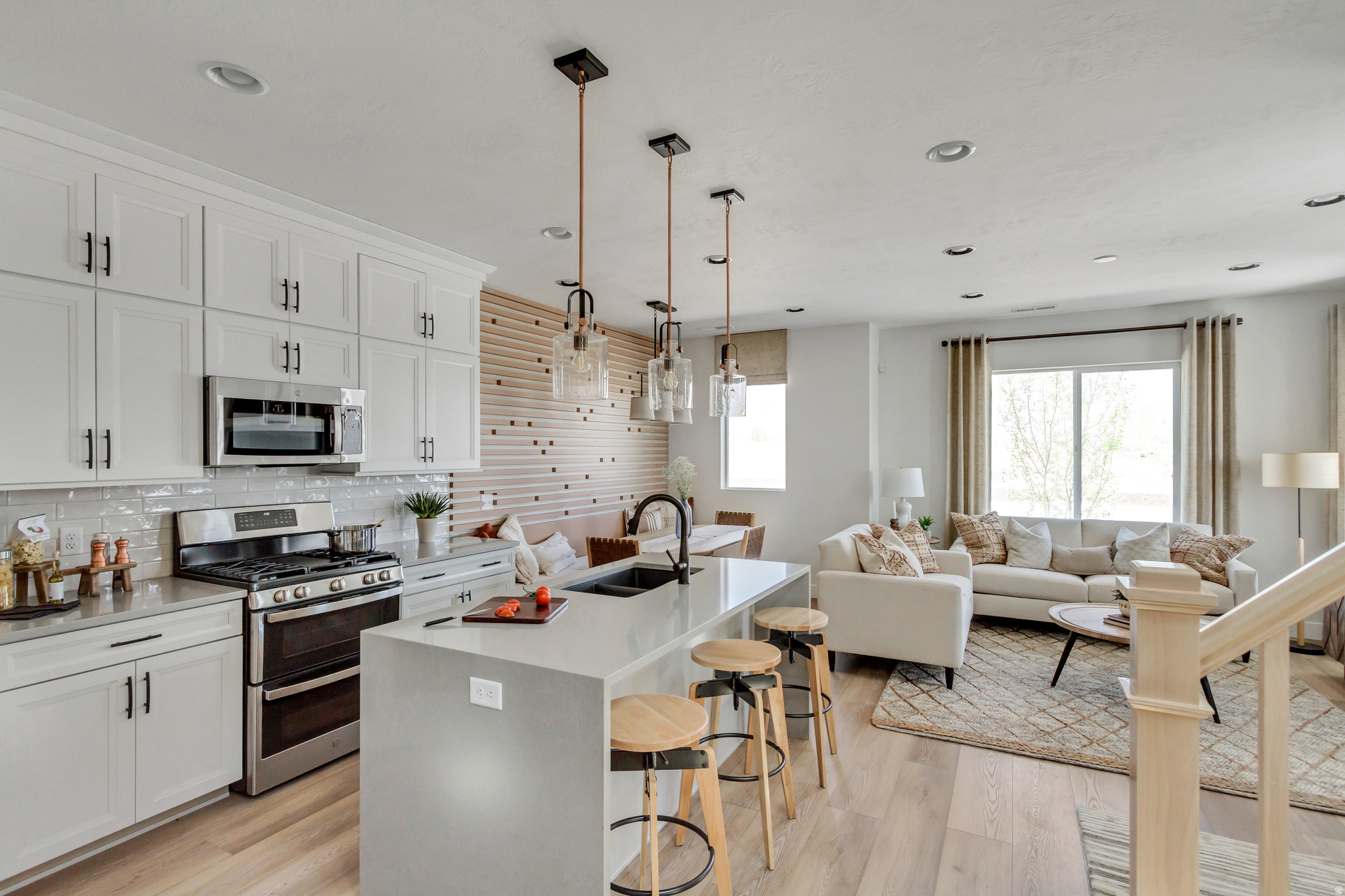 MEADOWBROOK - Residential