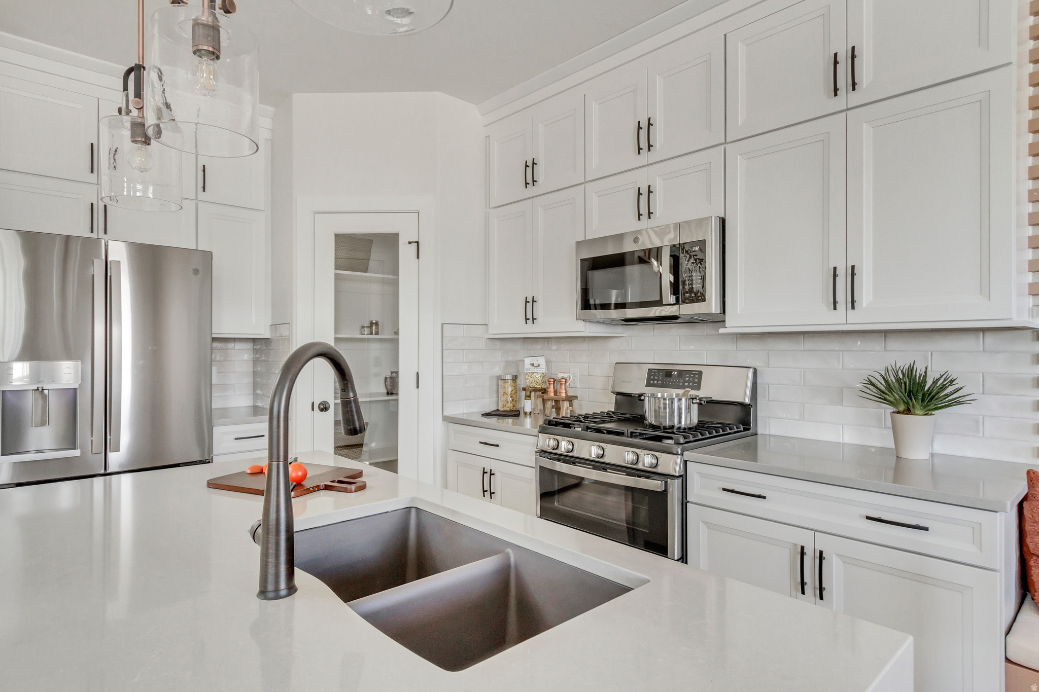 MEADOWBROOK - Residential