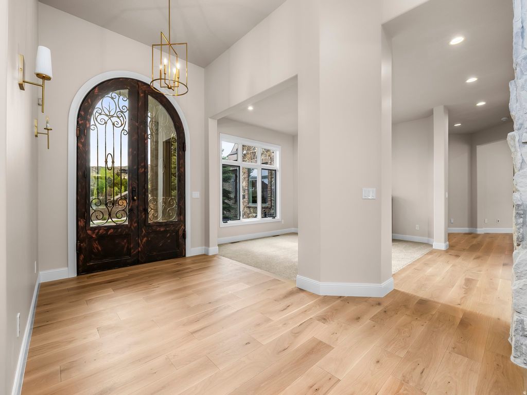 Photo of 1212 N HERITAGE CIR, Alpine, UT 84004 (MLS # 2155836)