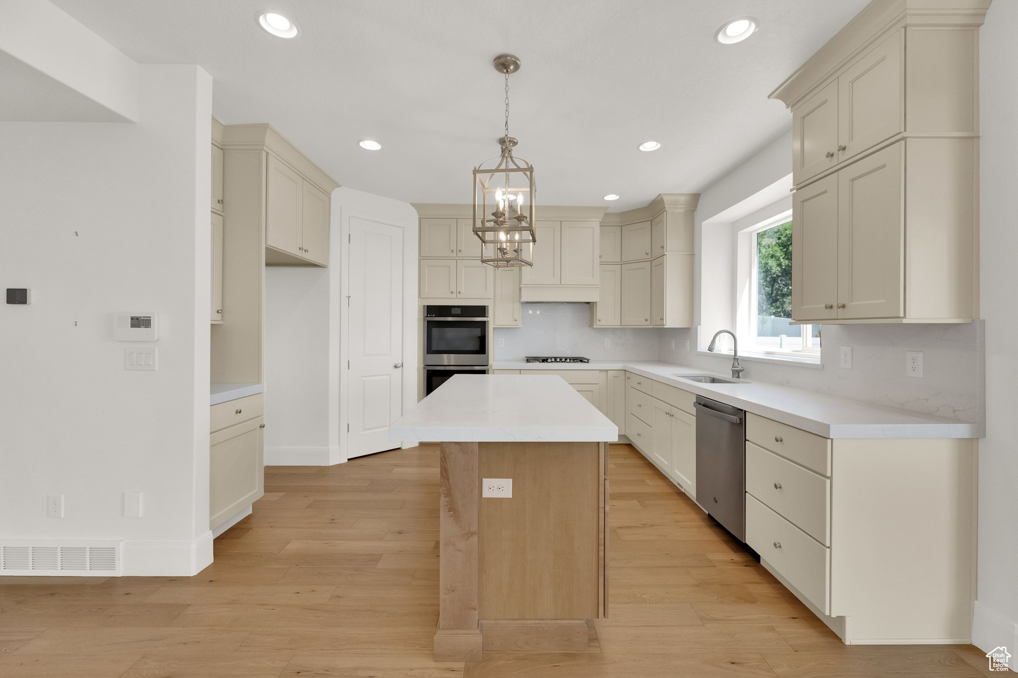 ORCHARD RIDGE EST 201 - Residential
