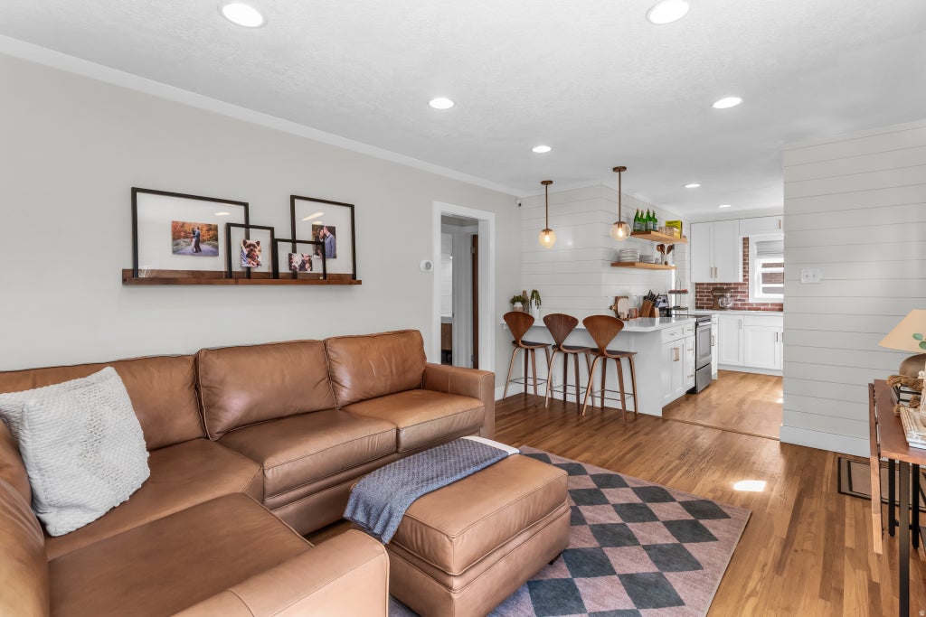 Photo of 631 E BROWNING AVE, Salt Lake City, UT 84105 (MLS # 2183009)