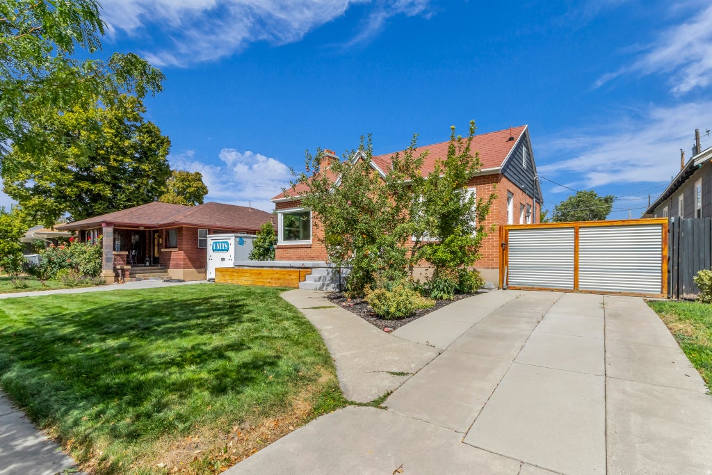 Photo of 631 E BROWNING AVE, Salt Lake City, UT 84105 (MLS # 2183009)