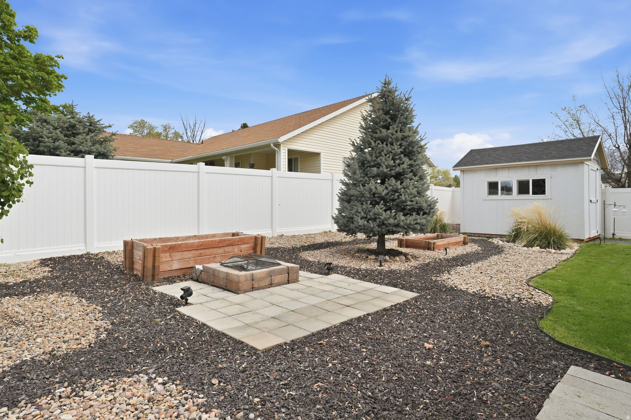 LAYTON SEASONS - Residential