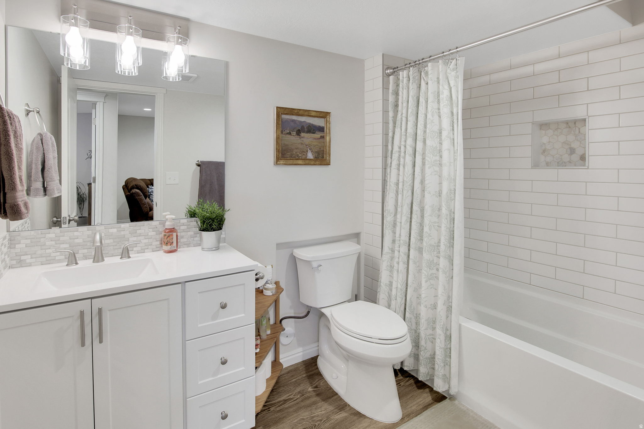 COLES CROSSING - Residential