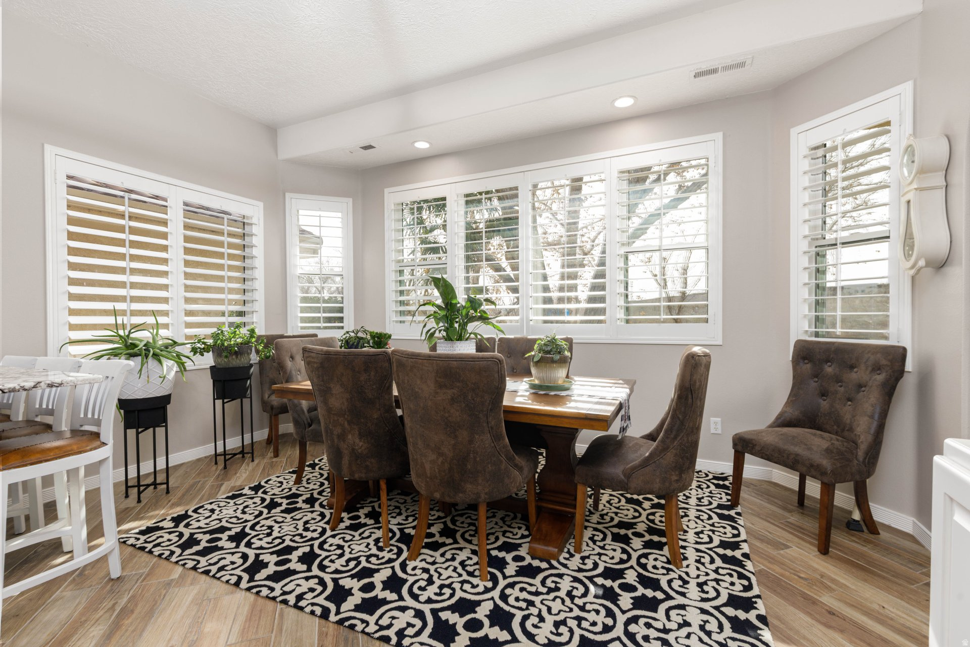 RIVERWOOD 1 CONDO - Residential