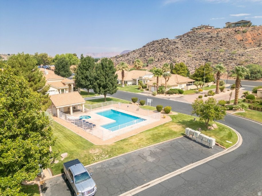 RIVERWOOD 1 CONDO - Residential