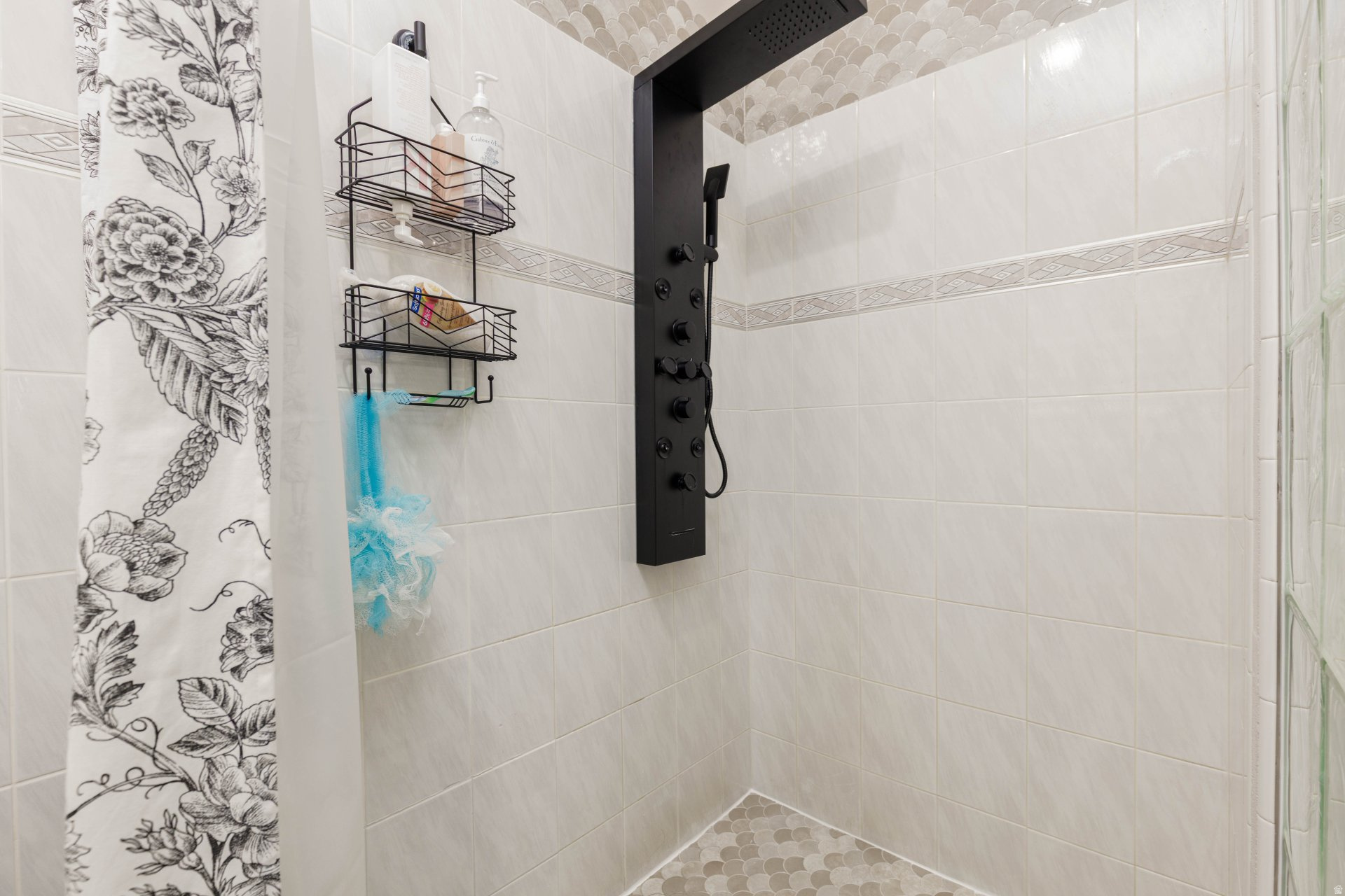 RIVERWOOD 1 CONDO - Residential