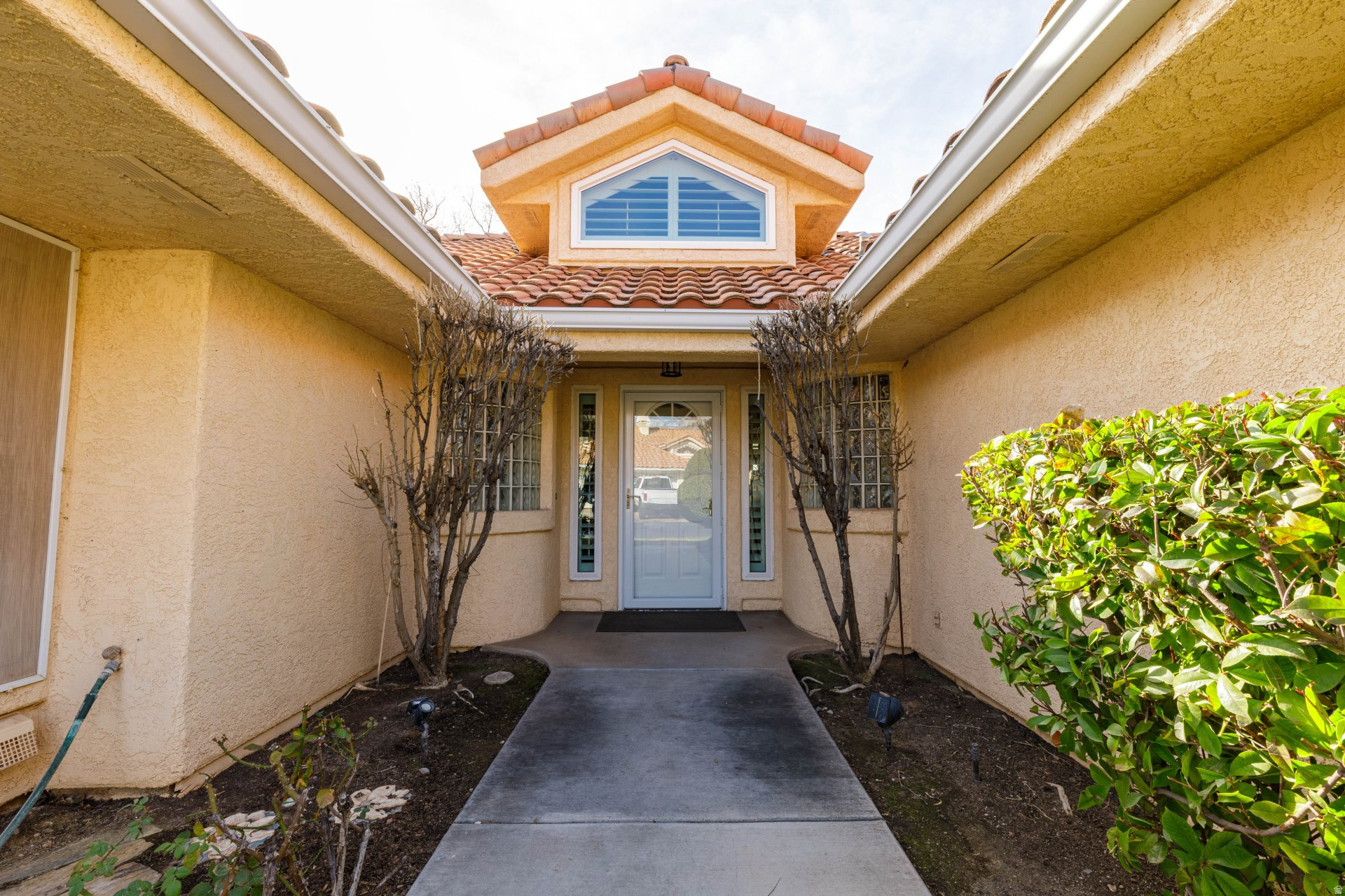 RIVERWOOD 1 CONDO - Residential