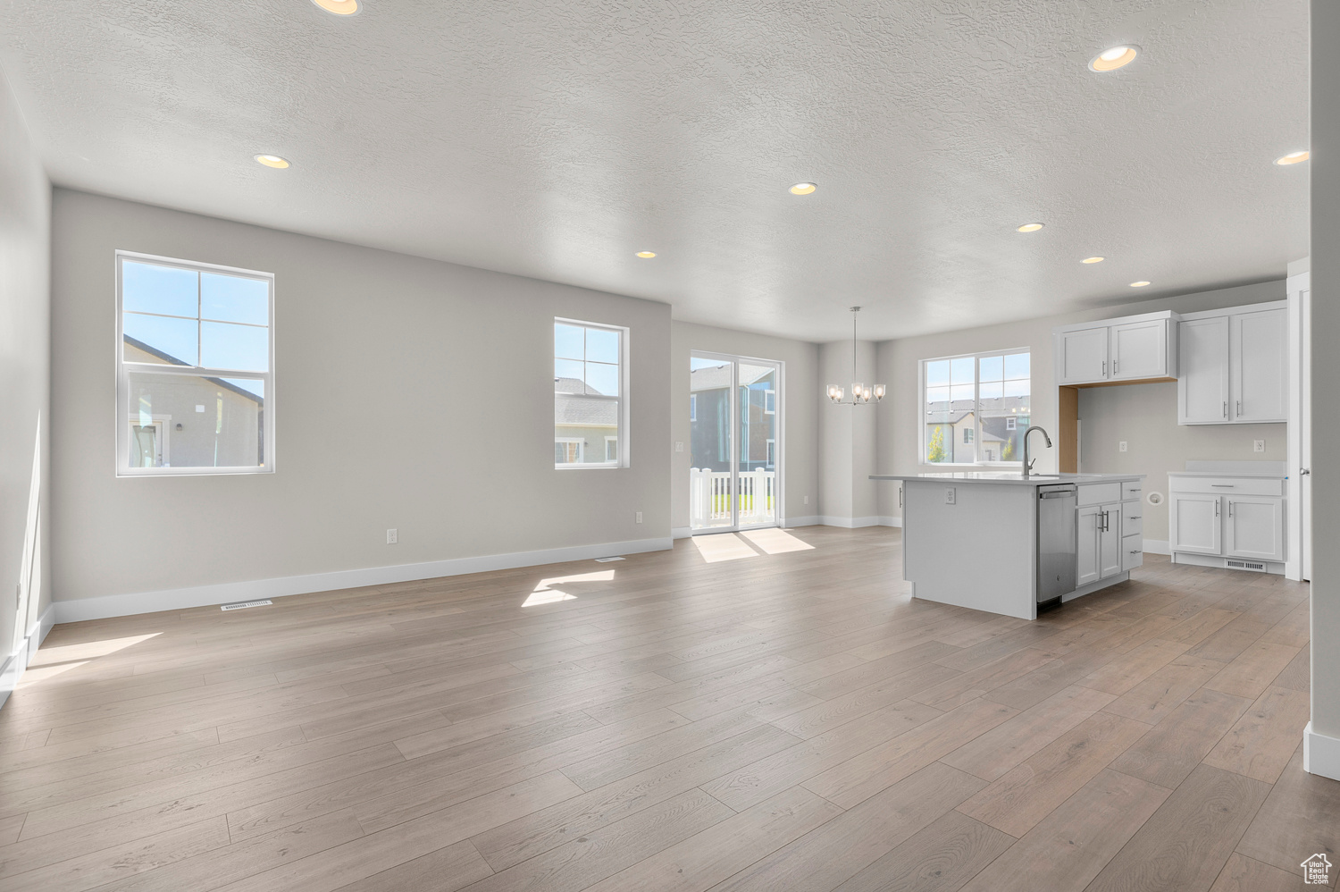 OVERLAND COLLECTION V2 248 - Residential