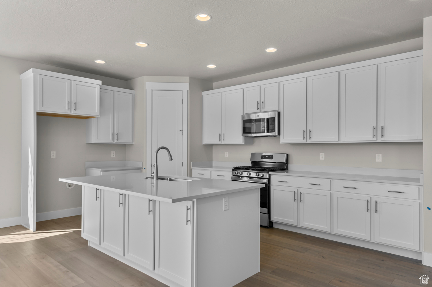 OVERLAND COLLECTION V2 248 - Residential