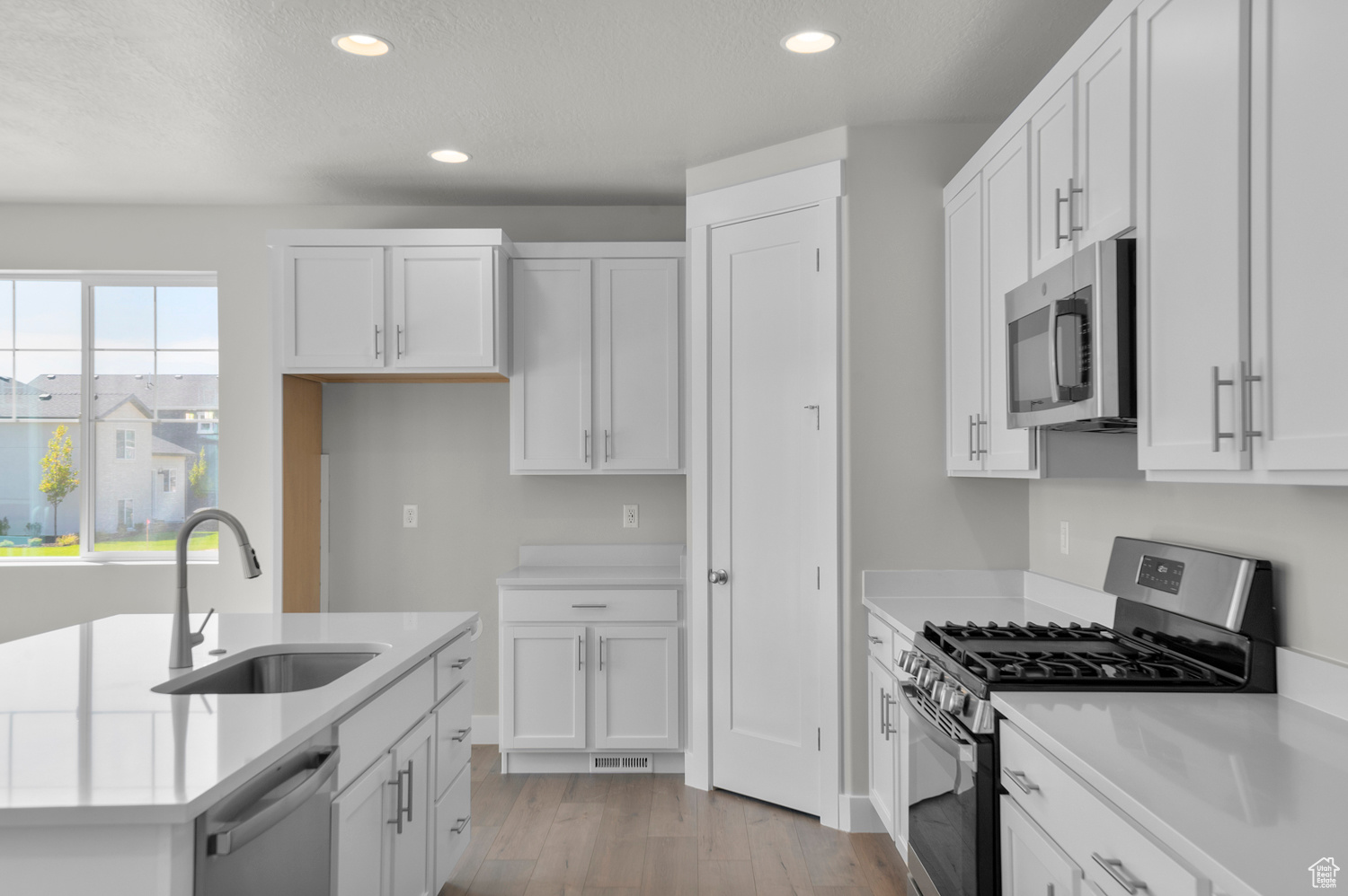 OVERLAND COLLECTION V2 248 - Residential