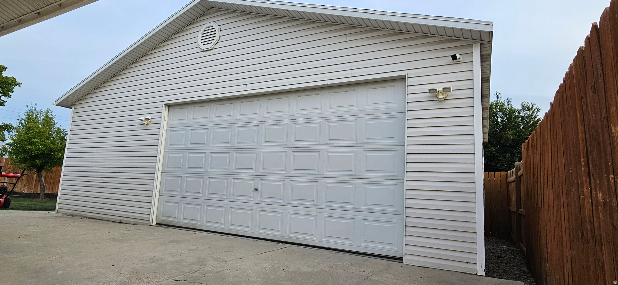 HAZELHURST #6 - Residential