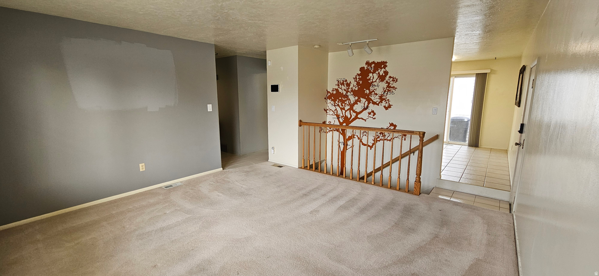 HAZELHURST #6 - Residential