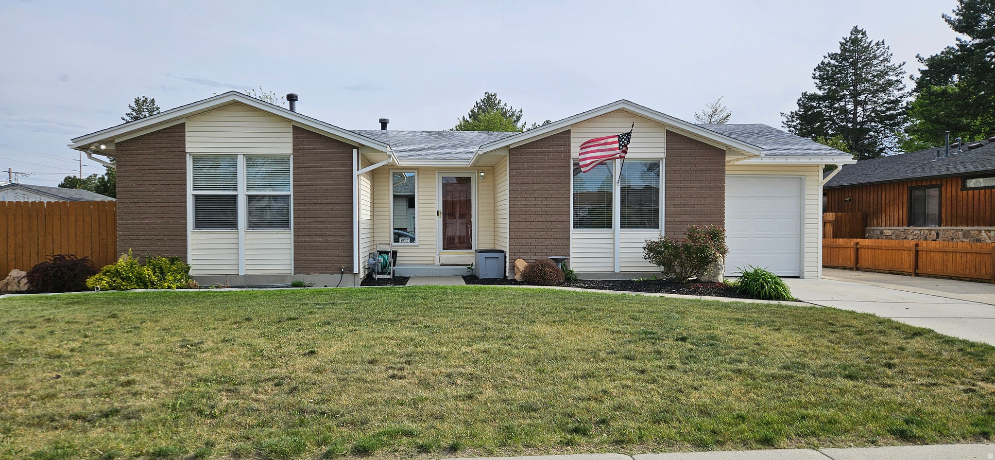 HAZELHURST #6 - Residential