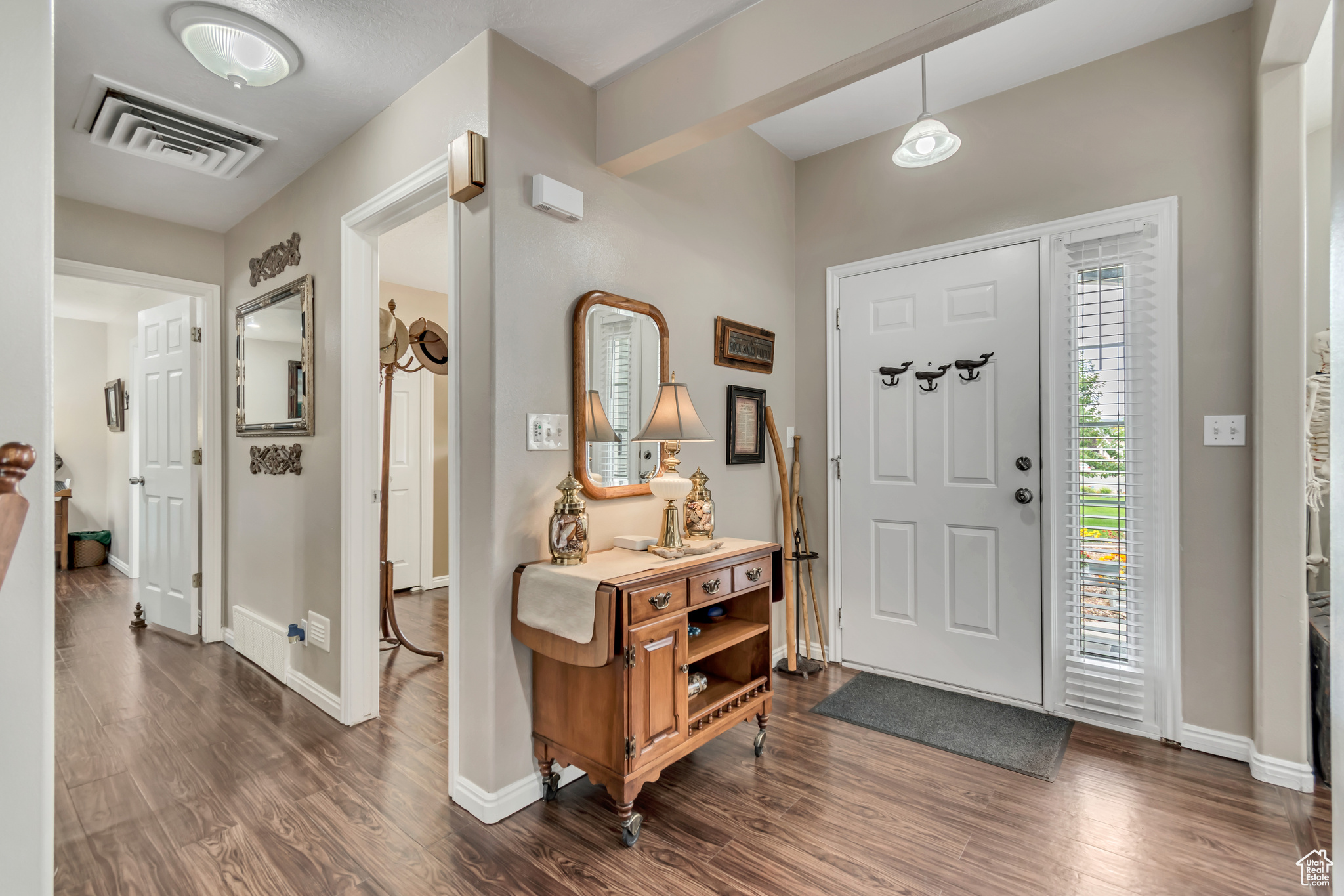 COUNTRY MANOR ESTATE - Residential