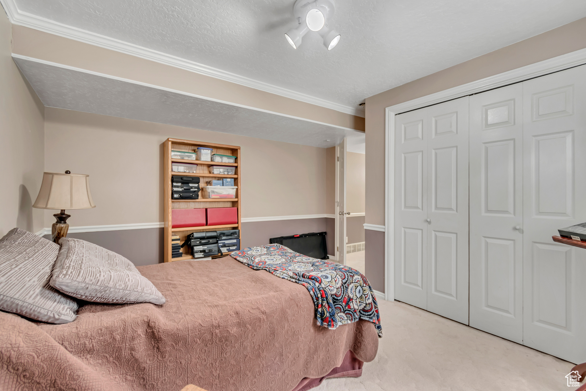 COUNTRY MANOR ESTATE - Residential