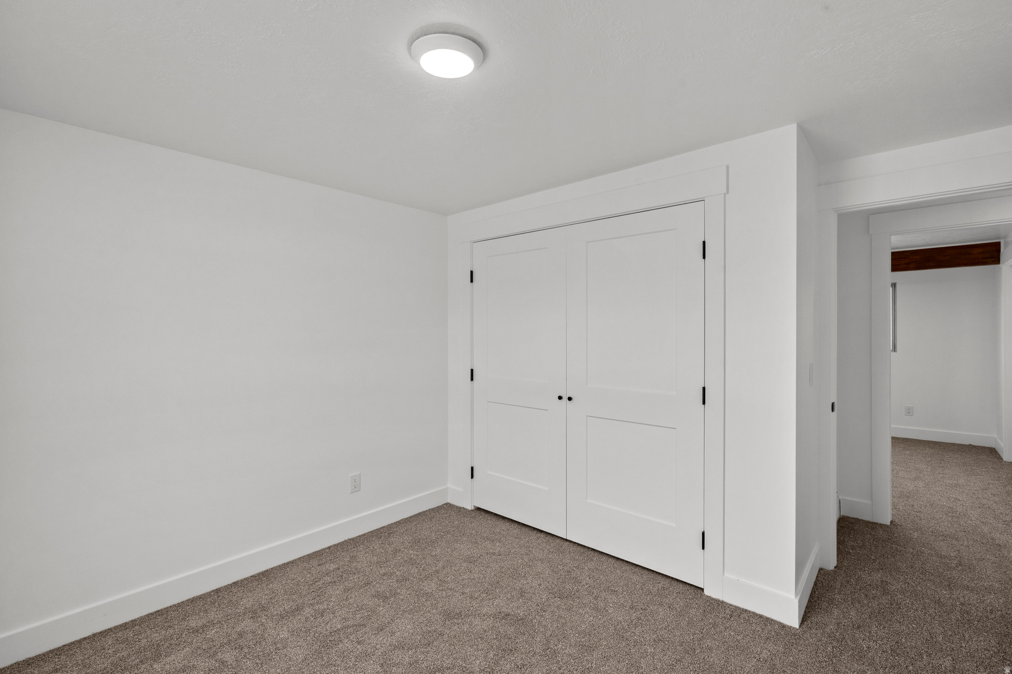 COUNTRY VILLAGE - Residential