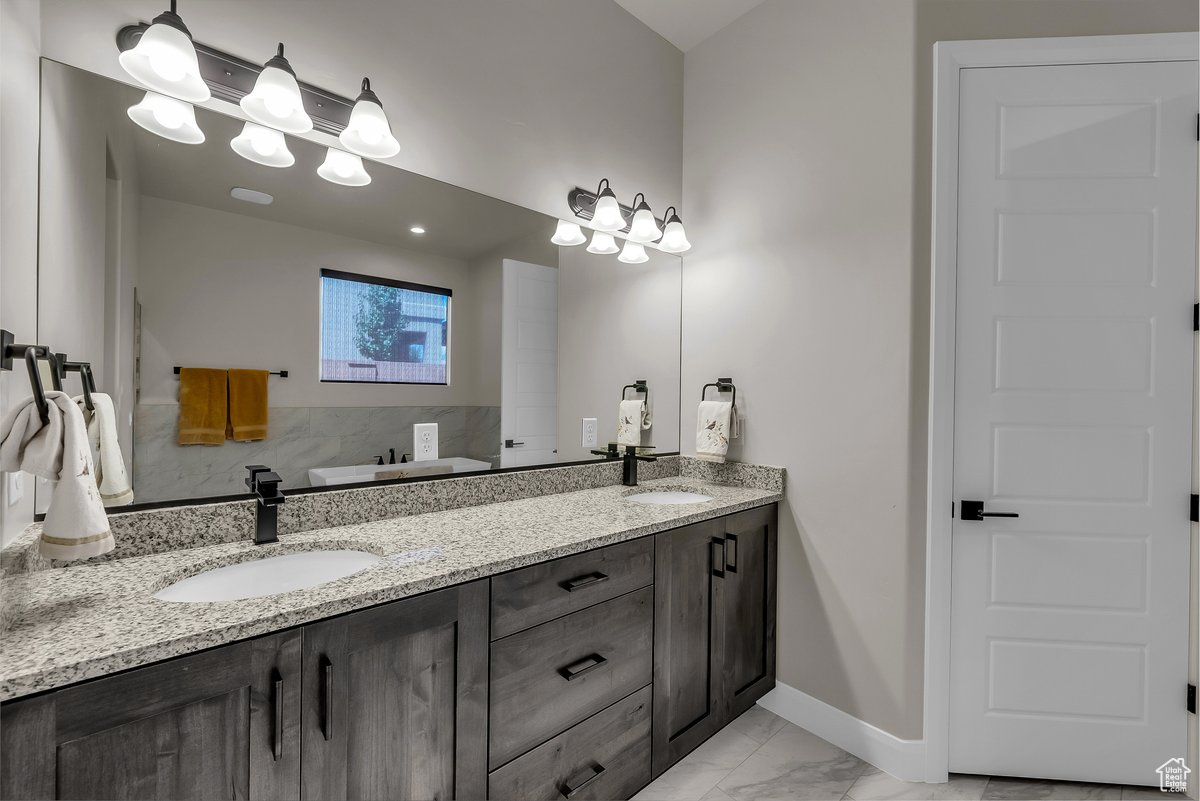 LEDGES OF ST GEORGE WHITE ROCKS PH 6 - Residential