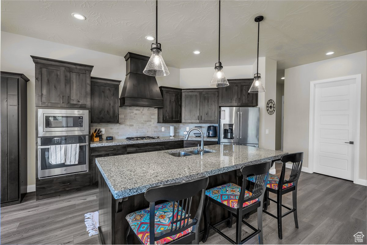 LEDGES OF ST GEORGE WHITE ROCKS PH 6 - Residential