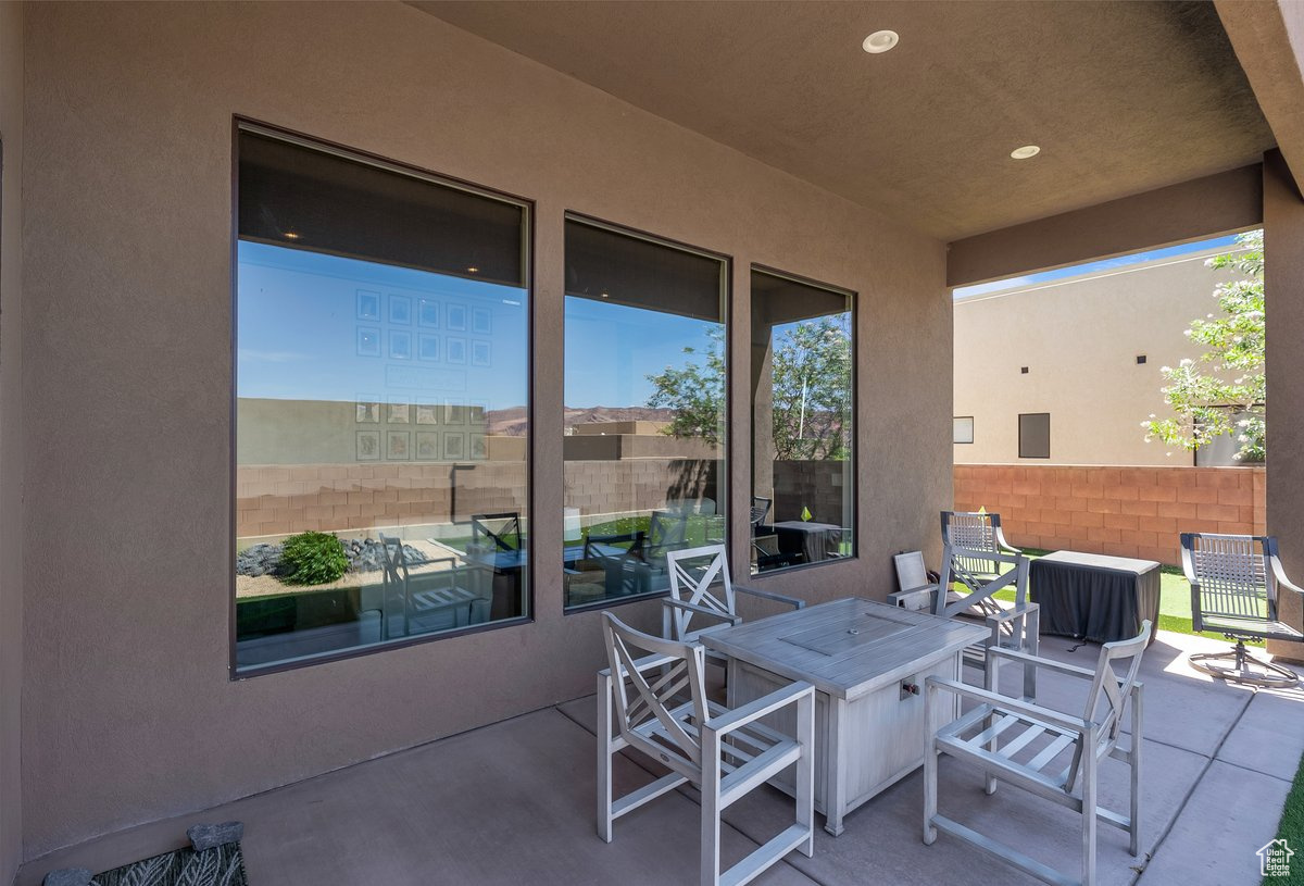 LEDGES OF ST GEORGE WHITE ROCKS PH 6 - Residential