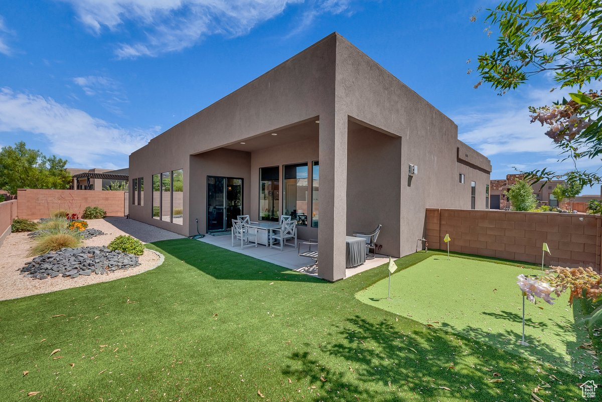 LEDGES OF ST GEORGE WHITE ROCKS PH 6 - Residential