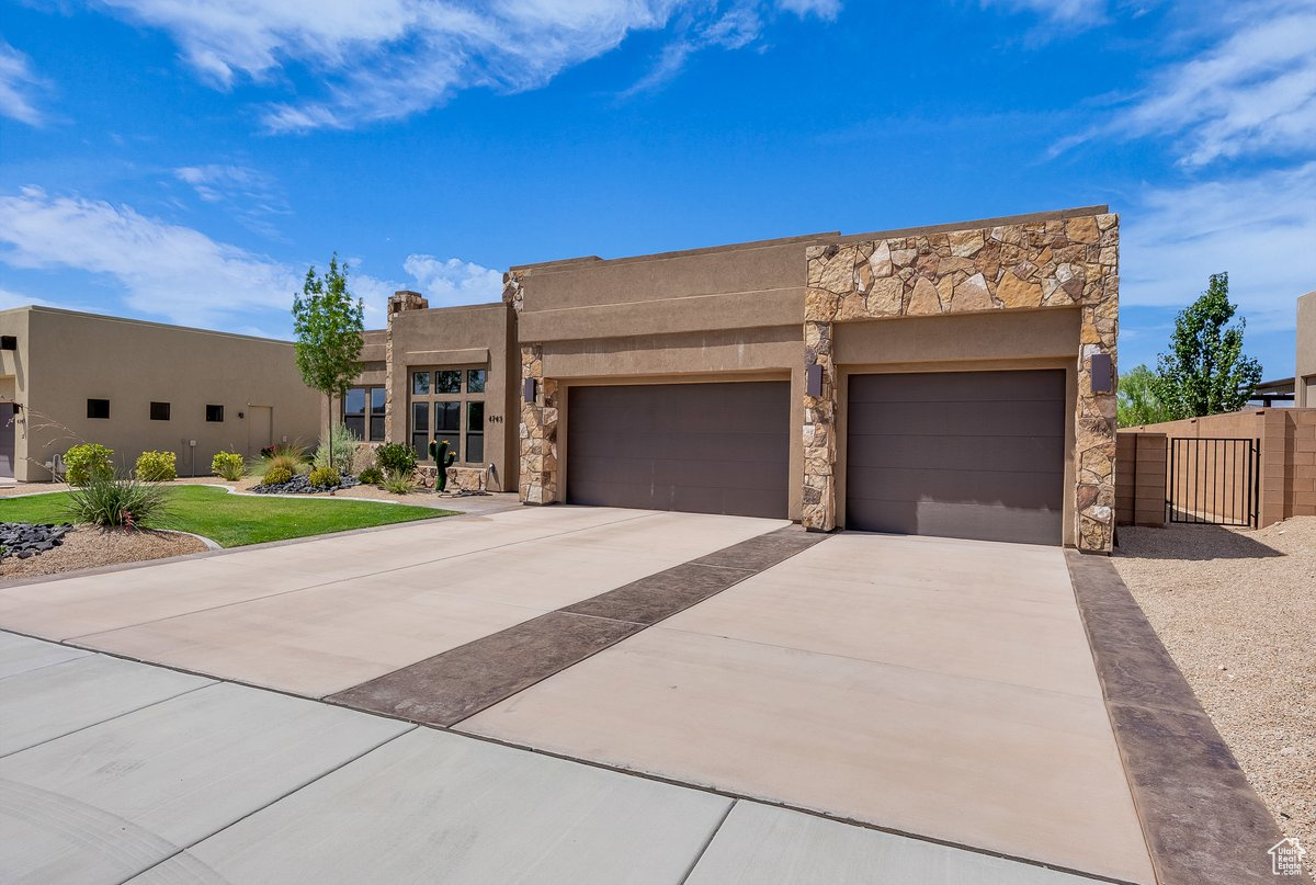 LEDGES OF ST GEORGE WHITE ROCKS PH 6 - Residential