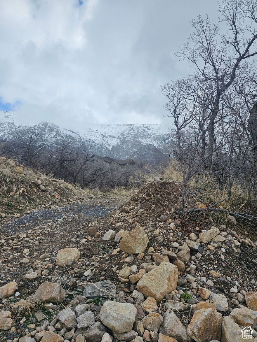 This a amazing lot with incredible views of the Valley, Great Salt Lake & of the surrounding Wasatch Mountains and sits at the base of the famous Ben Lomond Peak. Its is in a great subdivision with beautiful high end homes. If you see the lot you'll be sold!