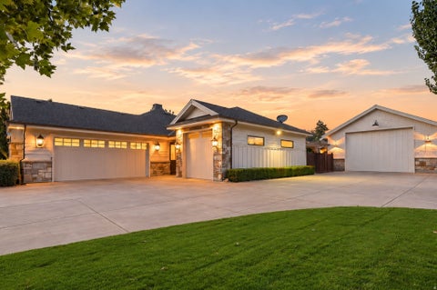 Tiny photo for 1931 E 5685 S, Holladay, UT 84121 (MLS # 2185505)