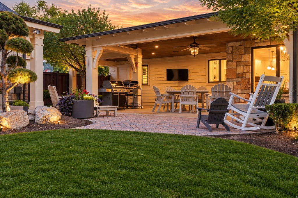Photo of 1931 E 5685 S, Holladay, UT 84121 (MLS # 2185505)