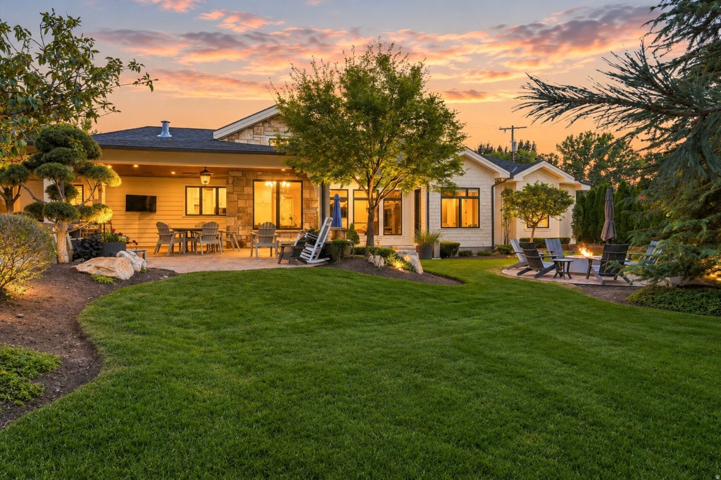 Photo of 1931 E 5685 S, Holladay, UT 84121 (MLS # 2185505)